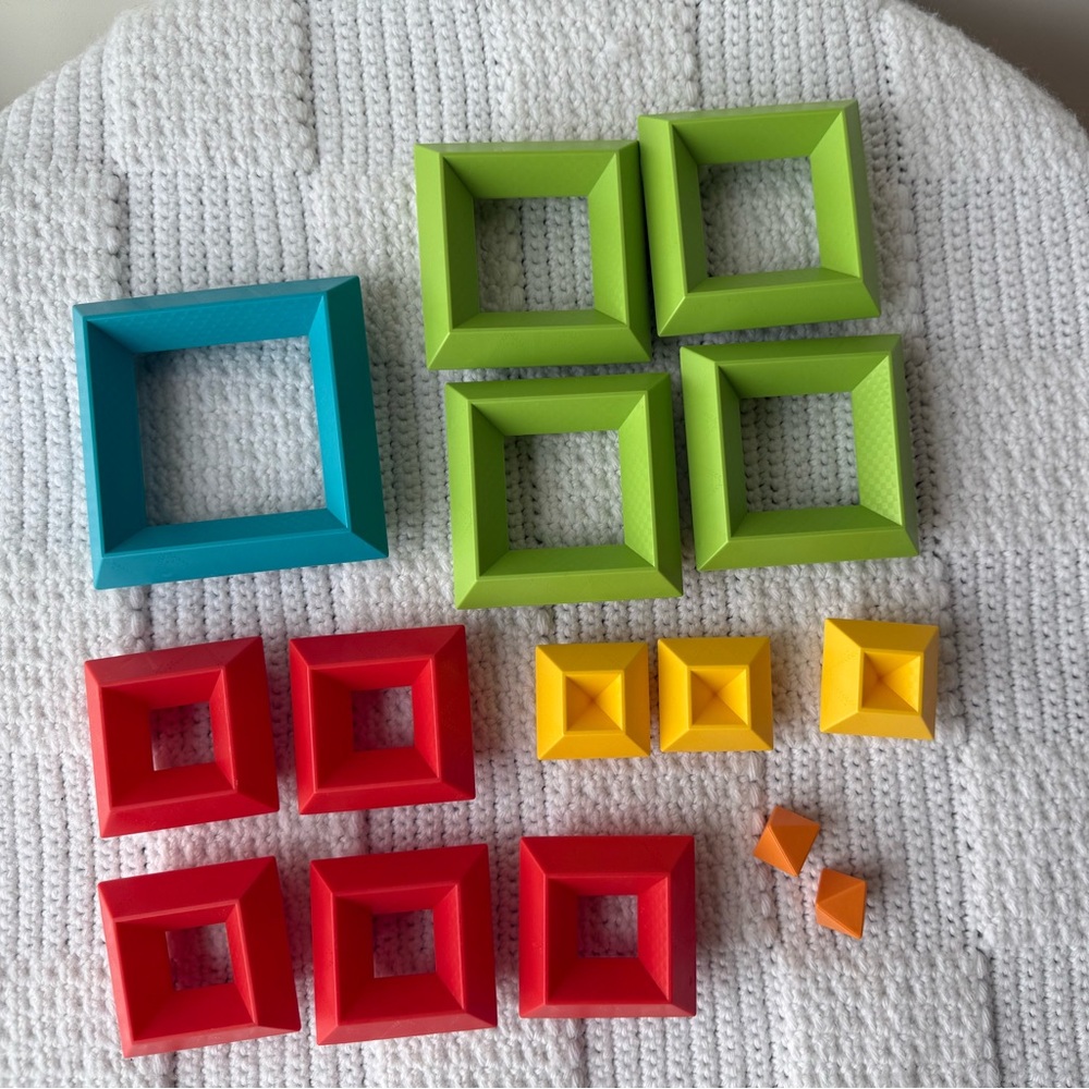 Montessori Pyramid Stacking Blocks - Picture 5 of 6